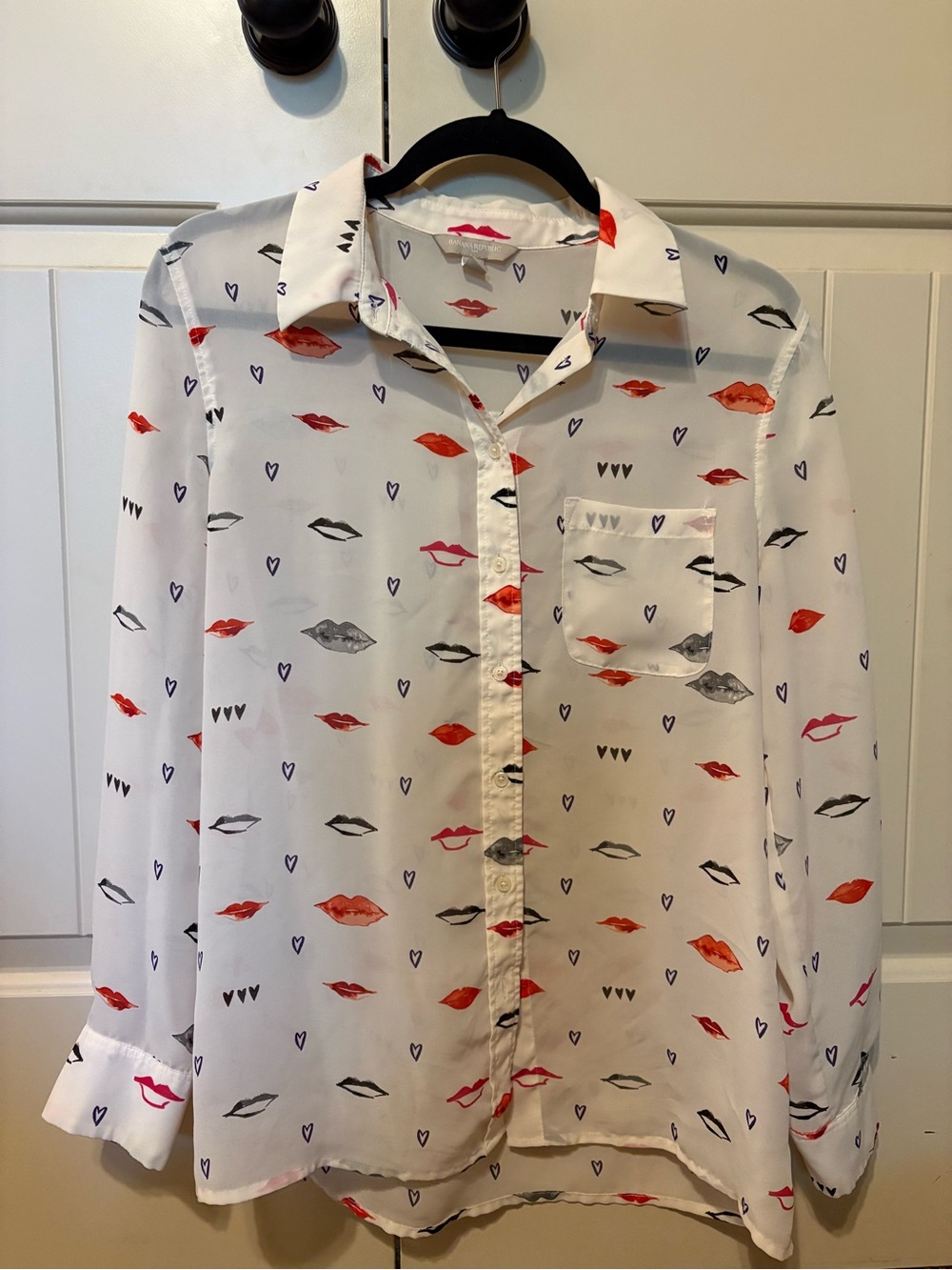 Banana Republic White Button-Down Shirt with Red, Black and Gray Lip Print
